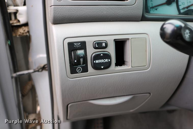 image for item DD0220 2004 Toyota Corolla