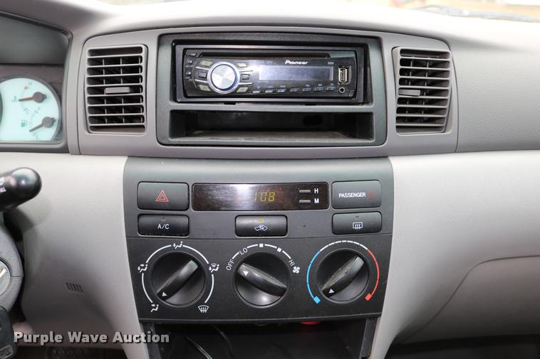 image for item DD0220 2004 Toyota Corolla