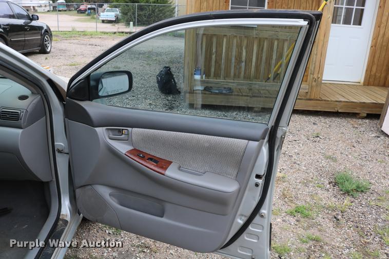 image for item DD0220 2004 Toyota Corolla