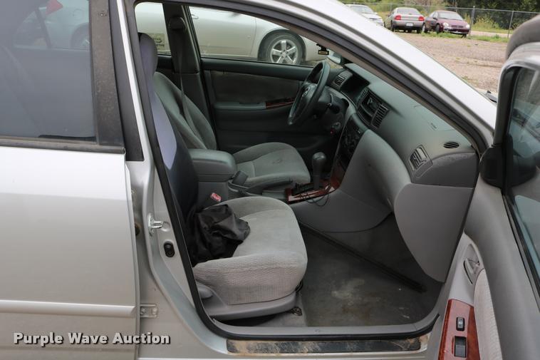 image for item DD0220 2004 Toyota Corolla