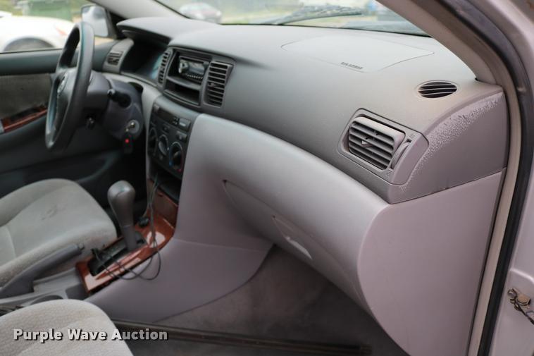 image for item DD0220 2004 Toyota Corolla