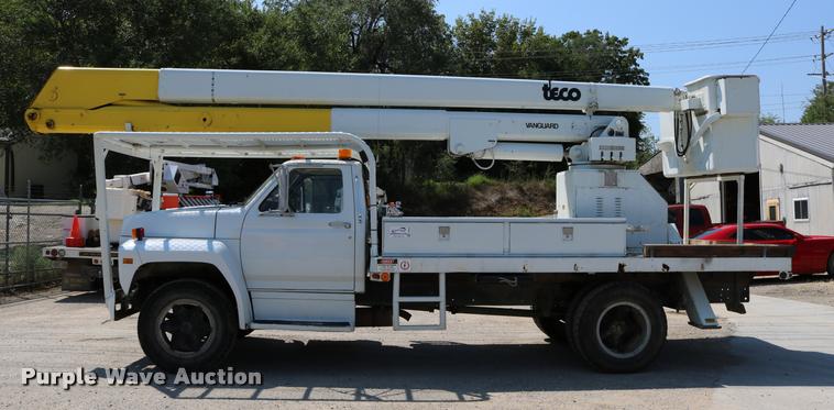 image for item DD0226 1985 Ford F600 bucket truck