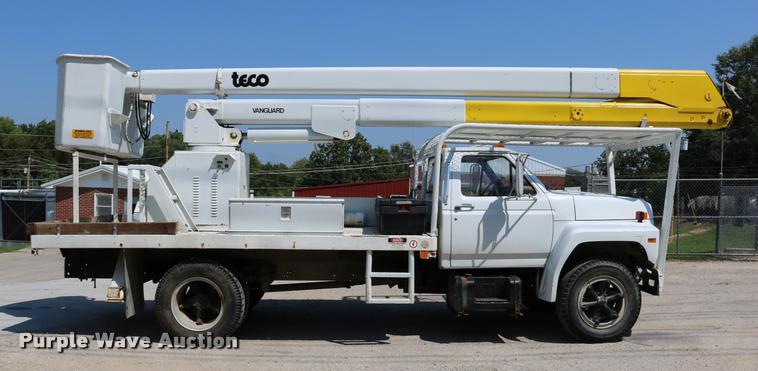 image for item DD0226 1985 Ford F600 bucket truck