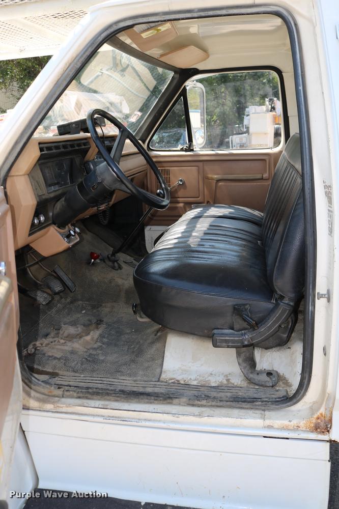 image for item DD0226 1985 Ford F600 bucket truck