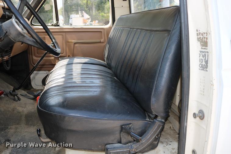 image for item DD0226 1985 Ford F600 bucket truck