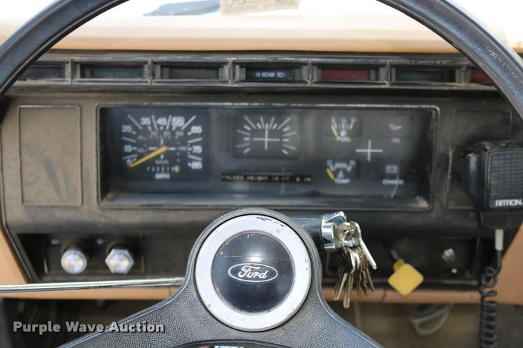 image for item DD0226 1985 Ford F600 bucket truck