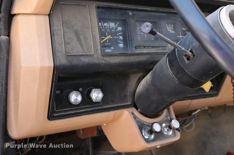 image for item DD0226 1985 Ford F600 bucket truck