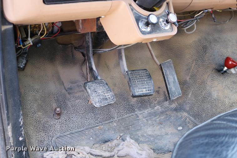 image for item DD0226 1985 Ford F600 bucket truck