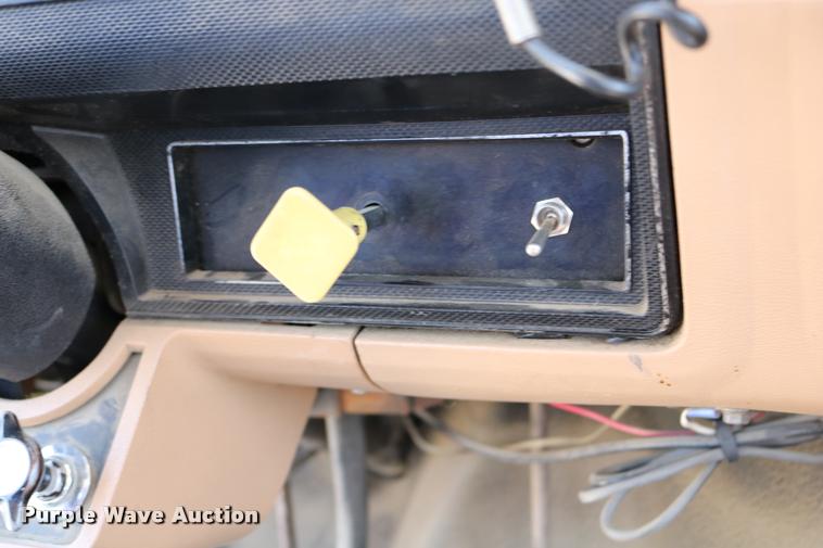 image for item DD0226 1985 Ford F600 bucket truck