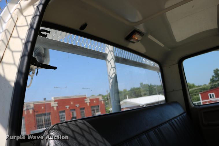 image for item DD0226 1985 Ford F600 bucket truck