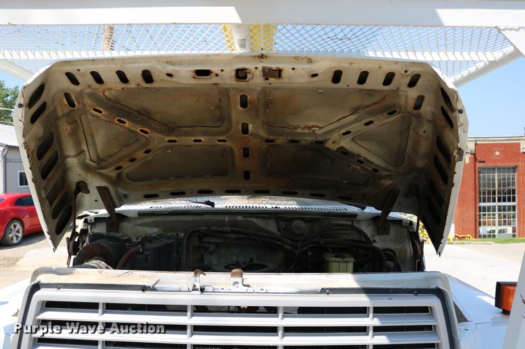 image for item DD0226 1985 Ford F600 bucket truck