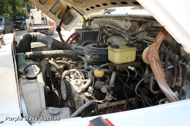 image for item DD0226 1985 Ford F600 bucket truck