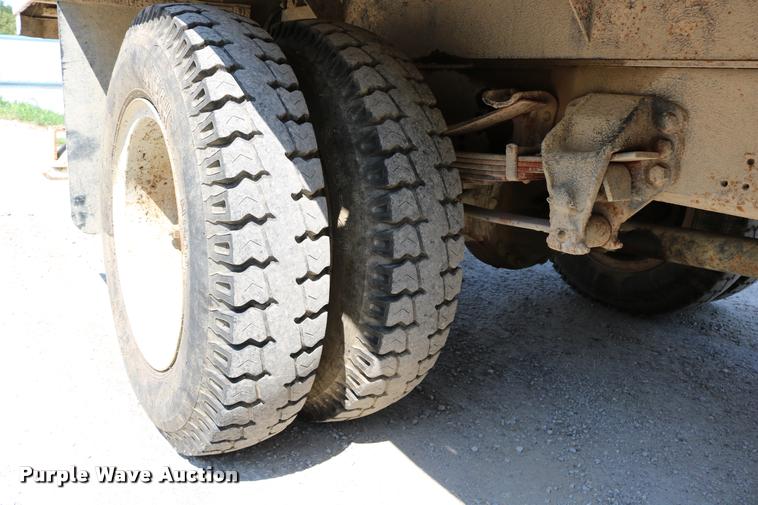 image for item DD0226 1985 Ford F600 bucket truck