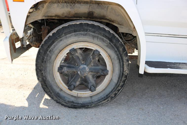 image for item DD0226 1985 Ford F600 bucket truck