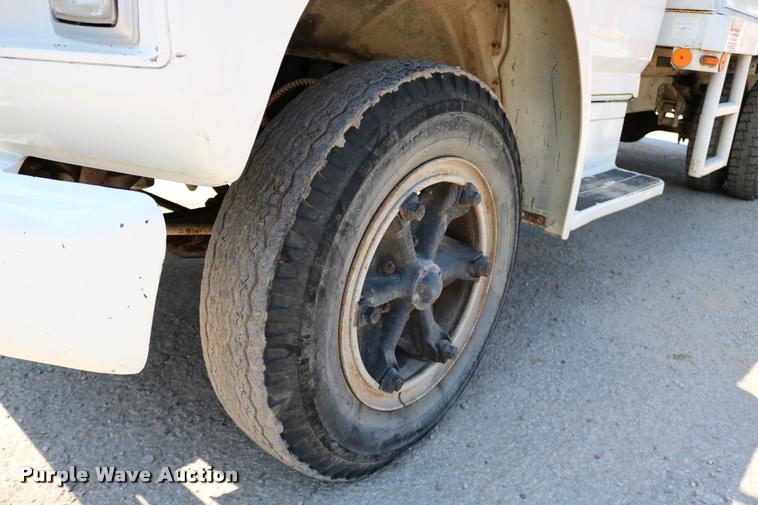 image for item DD0226 1985 Ford F600 bucket truck