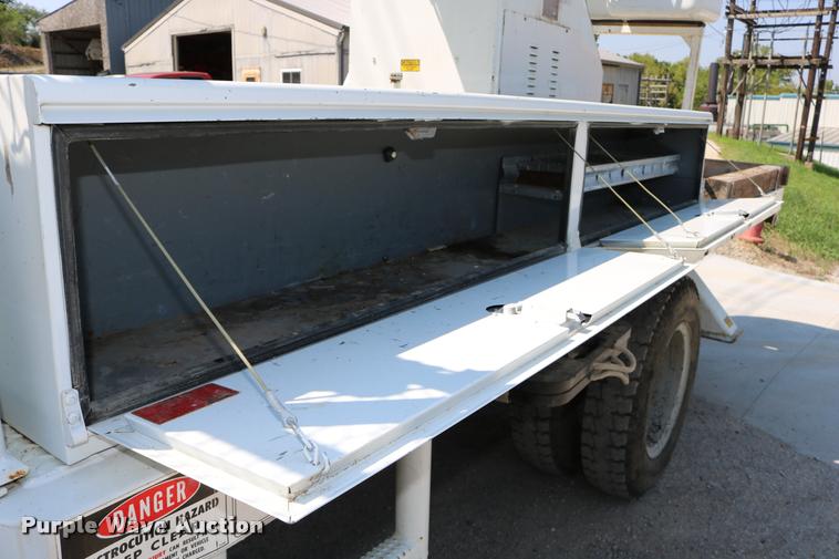 image for item DD0226 1985 Ford F600 bucket truck