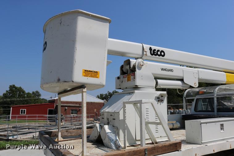 image for item DD0226 1985 Ford F600 bucket truck