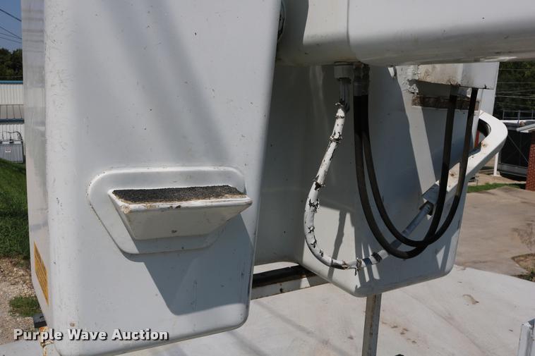 image for item DD0226 1985 Ford F600 bucket truck