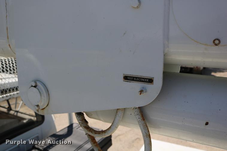 image for item DD0226 1985 Ford F600 bucket truck