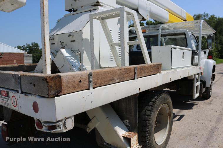 image for item DD0226 1985 Ford F600 bucket truck