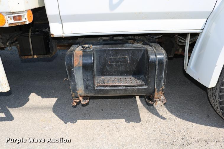 image for item DD0226 1985 Ford F600 bucket truck