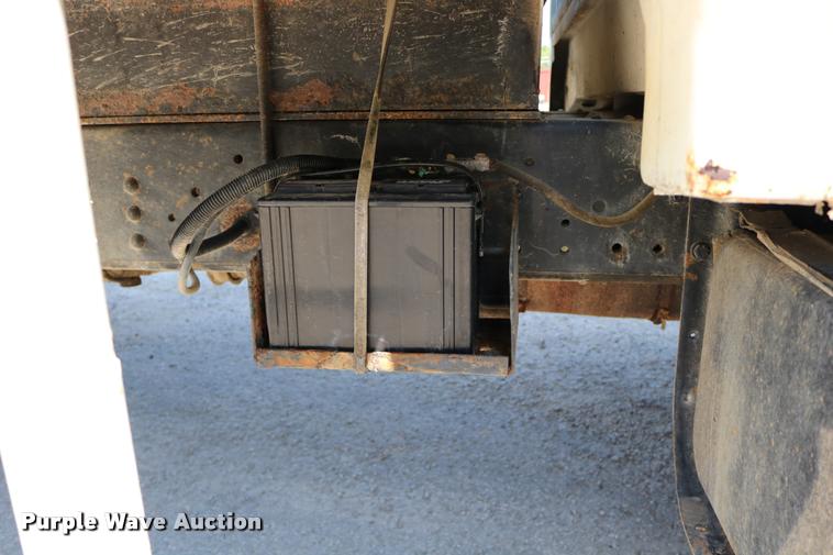 image for item DD0226 1985 Ford F600 bucket truck