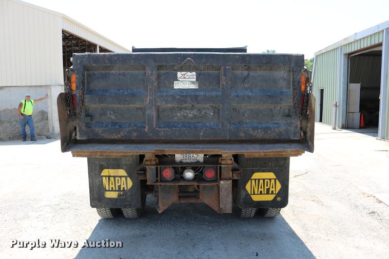 image for item DD0227 1999 Chevrolet C6500 dump truck
