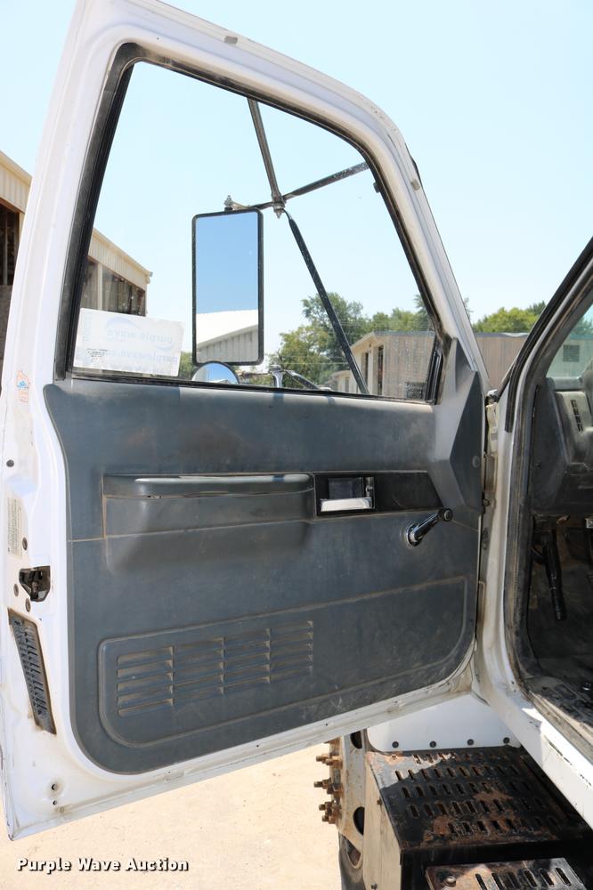 image for item DD0227 1999 Chevrolet C6500 dump truck