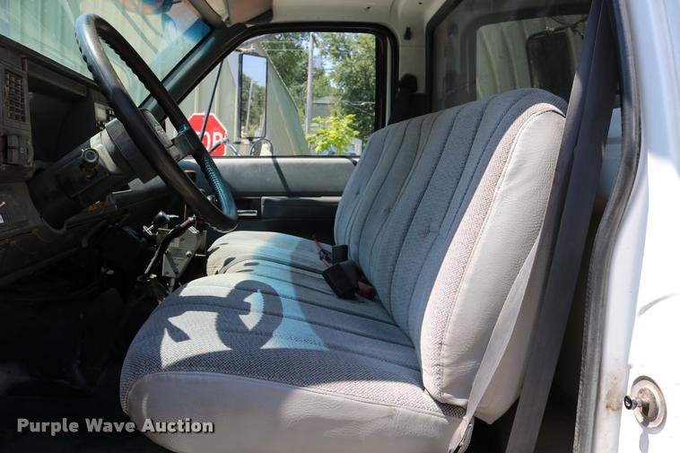 image for item DD0227 1999 Chevrolet C6500 dump truck