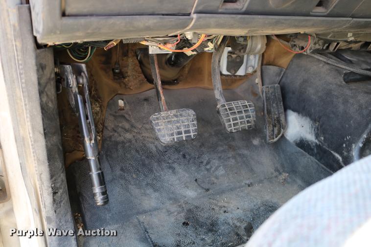 image for item DD0227 1999 Chevrolet C6500 dump truck