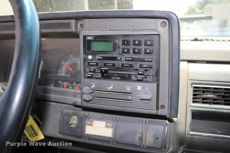 image for item DD0227 1999 Chevrolet C6500 dump truck