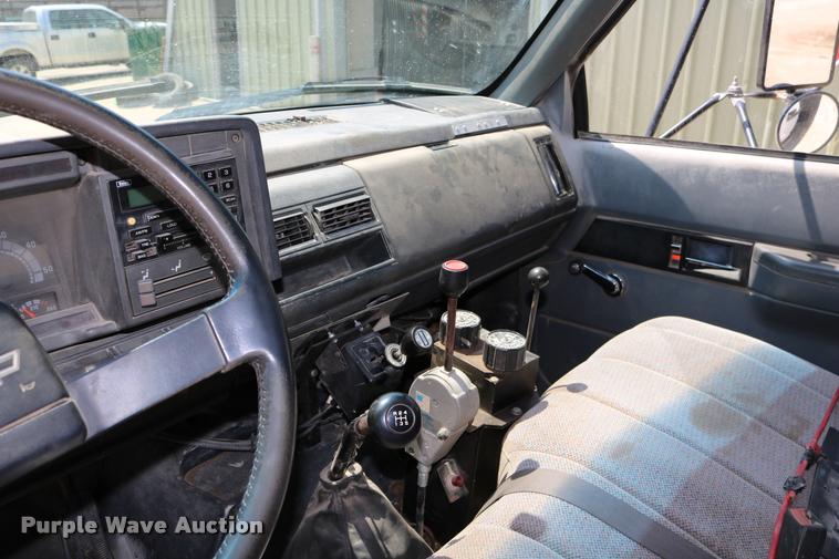 image for item DD0227 1999 Chevrolet C6500 dump truck