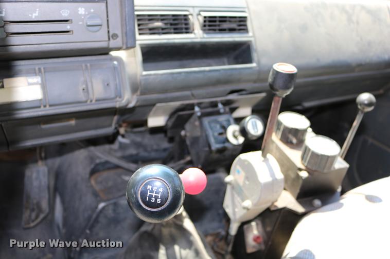 image for item DD0227 1999 Chevrolet C6500 dump truck