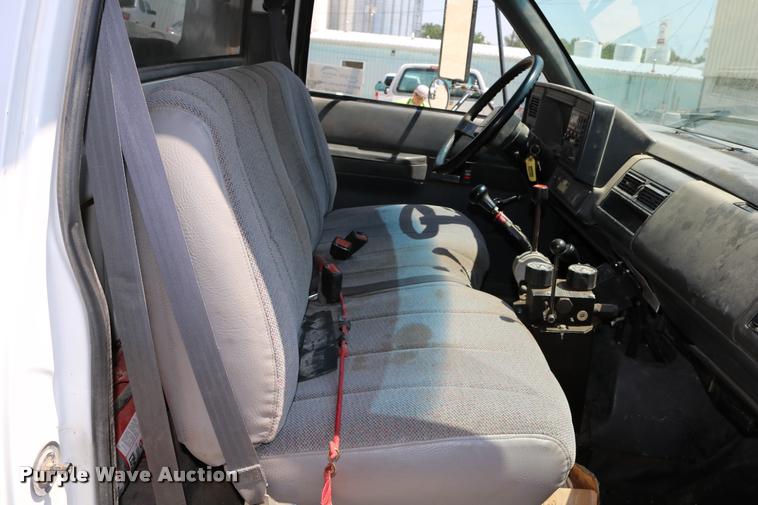 image for item DD0227 1999 Chevrolet C6500 dump truck