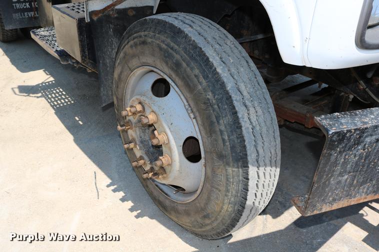 image for item DD0227 1999 Chevrolet C6500 dump truck