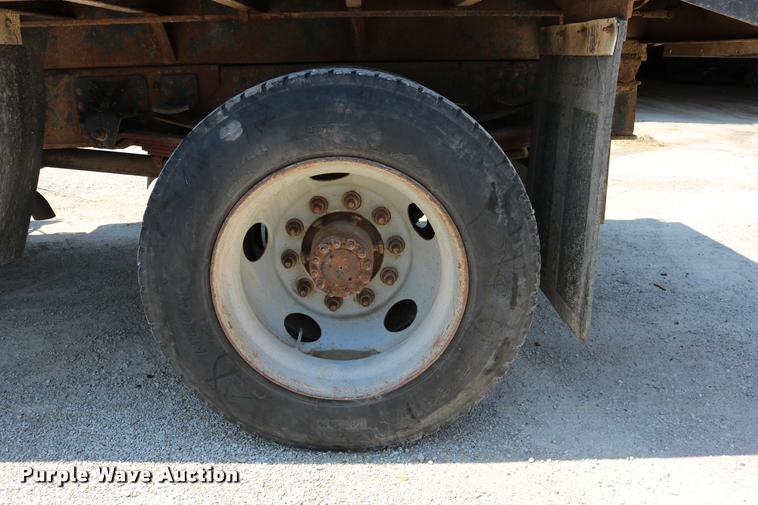 image for item DD0227 1999 Chevrolet C6500 dump truck