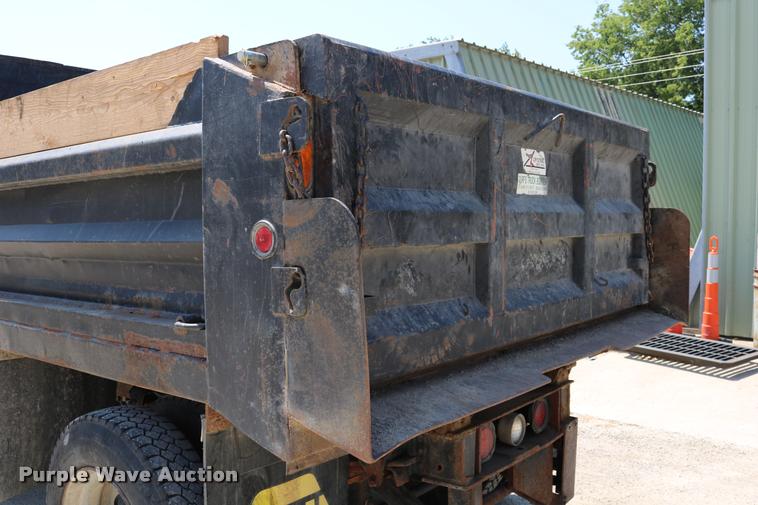 image for item DD0227 1999 Chevrolet C6500 dump truck