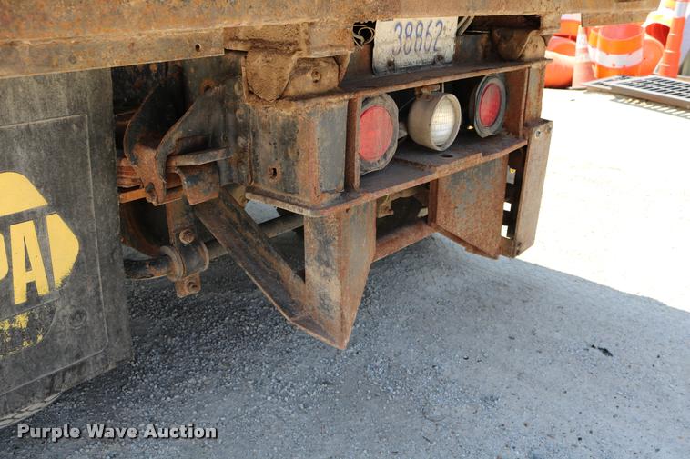 image for item DD0227 1999 Chevrolet C6500 dump truck