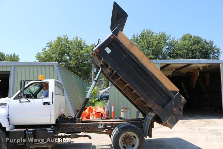 image for item DD0227 1999 Chevrolet C6500 dump truck