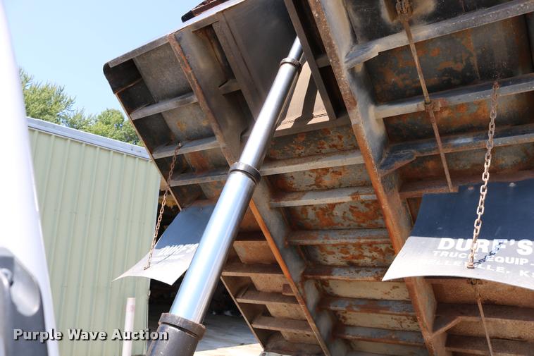 image for item DD0227 1999 Chevrolet C6500 dump truck