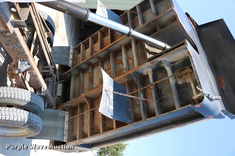 image for item DD0227 1999 Chevrolet C6500 dump truck