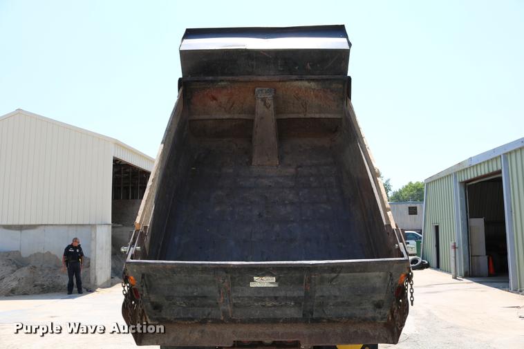 image for item DD0227 1999 Chevrolet C6500 dump truck