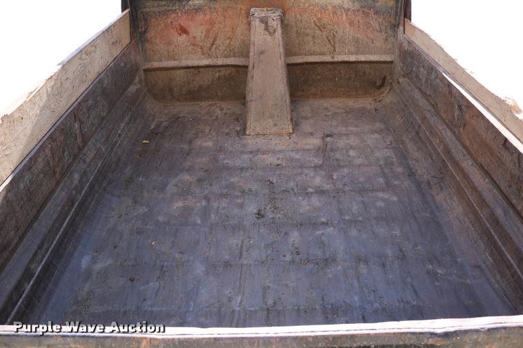 image for item DD0227 1999 Chevrolet C6500 dump truck