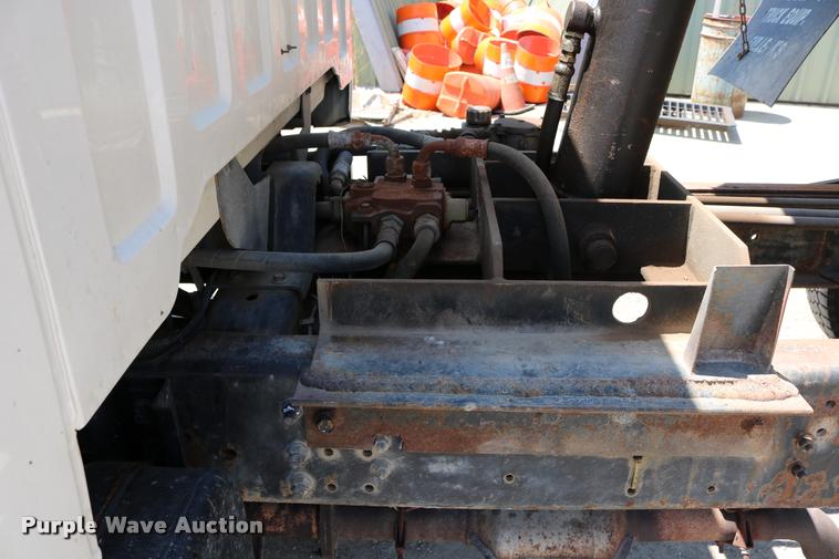 image for item DD0227 1999 Chevrolet C6500 dump truck