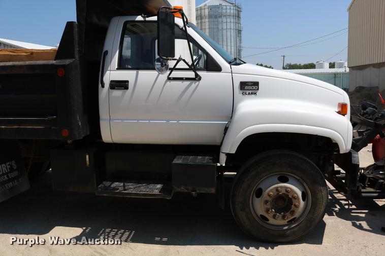 image for item DD0227 1999 Chevrolet C6500 dump truck