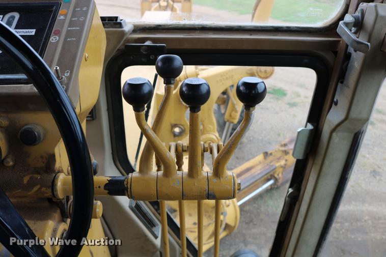 image for item DD0228 1991 Caterpillar 120G motor grader