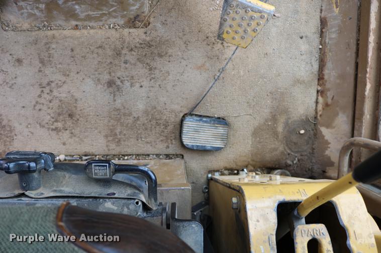 image for item DD0228 1991 Caterpillar 120G motor grader