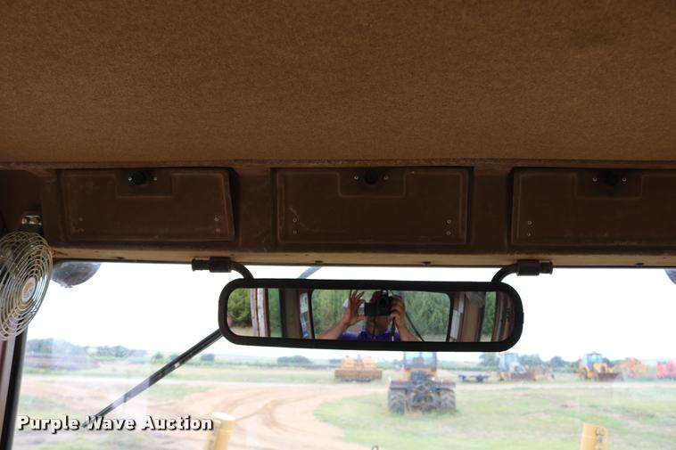 image for item DD0228 1991 Caterpillar 120G motor grader