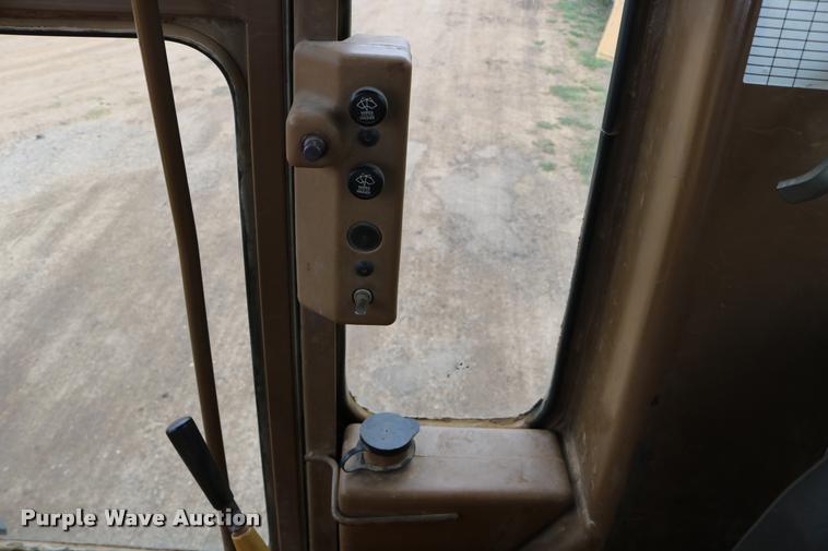 image for item DD0228 1991 Caterpillar 120G motor grader