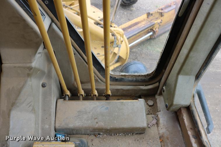image for item DD0228 1991 Caterpillar 120G motor grader